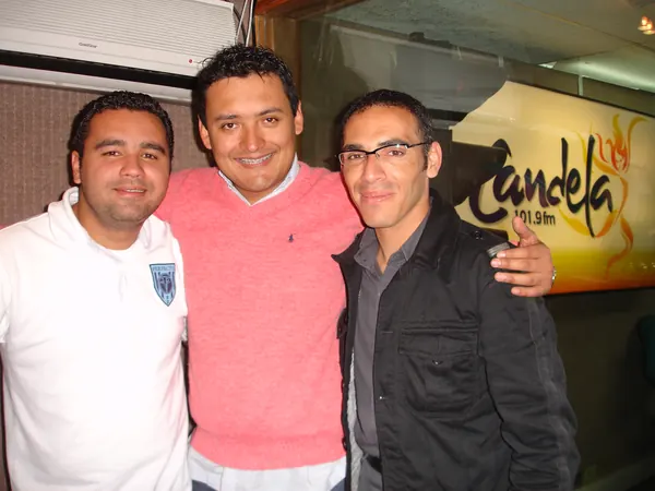 Nelson Vahos y colegas en Candela Estéreo